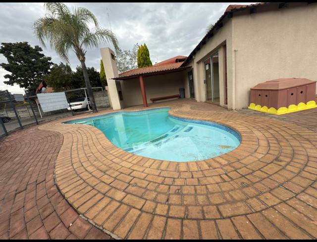 2 BEDROOM APARTMENT FOR SALE IN SAFARI GARDENS